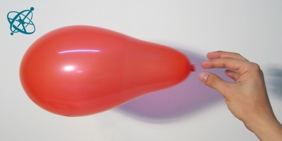 Ciensación experimento manos en la masa: La fuerza invisible de adentro (de un globo) ( física, química, moléculas, presión del aire, gas, leyes de Newton)