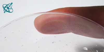 Ciensación experimento manos en la masa: Huellas digitales ( física, óptica, luz, reflexión, reflexión interna total, agua, formular experimentos, pensamiento crítico)